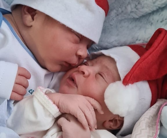 Recém-nascidos do Hospital São José ascenderam a luz do natal de Mucuri -  GOVERNO MUNICIPAL DE MUCURI